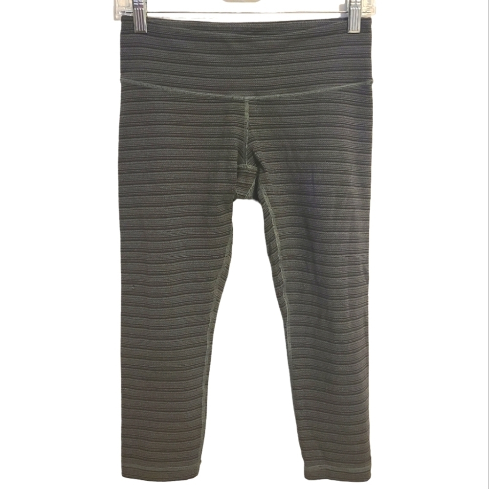 Lululemon | Women's Gray & Black Striped Wunder Under Crop Leggings (Size 6)